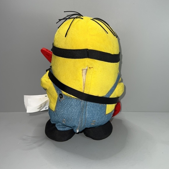 Minions Despicable Me animated toy guitar playing musical Rock n Roll Stuart. - Picture 4 of 9